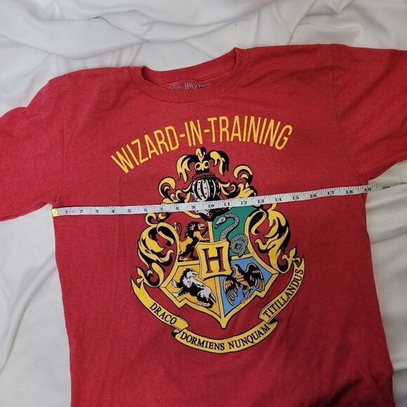 HARRY POTTER Wizarding World red wizard in training Hogwarts short sleeve tee L - Picture 6 of 7